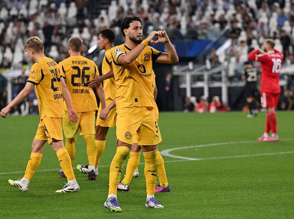 包含欧冠关键时刻再迎强敌,多特蒙德外线爆发,主帅态度——赛场秩序良好,资深球员宣示担当的词条 包含欧冠关键时刻再迎强敌,多特蒙德外线爆发,主帅态度——赛场秩序良好,资深球员宣示担当的词条